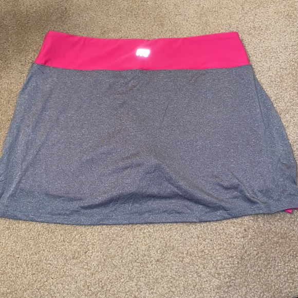Marika Tek Gray and Pink Skort Size L - Picture 2 of 5
